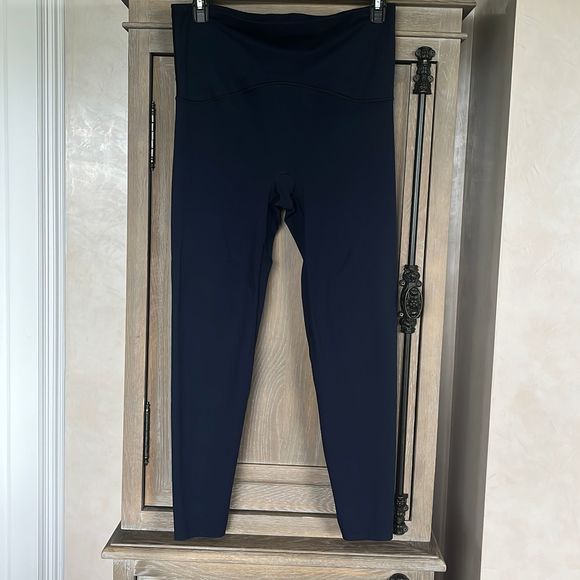 SPANX Look At Me Now Seamless
Compression High Waisted Leggings Navy
Blue 1X - Picture 3 of 9